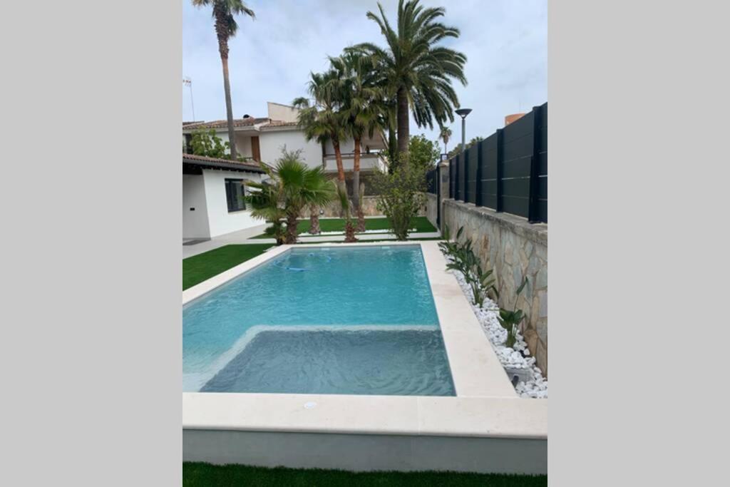 Amazing House Close To The Holiday home
